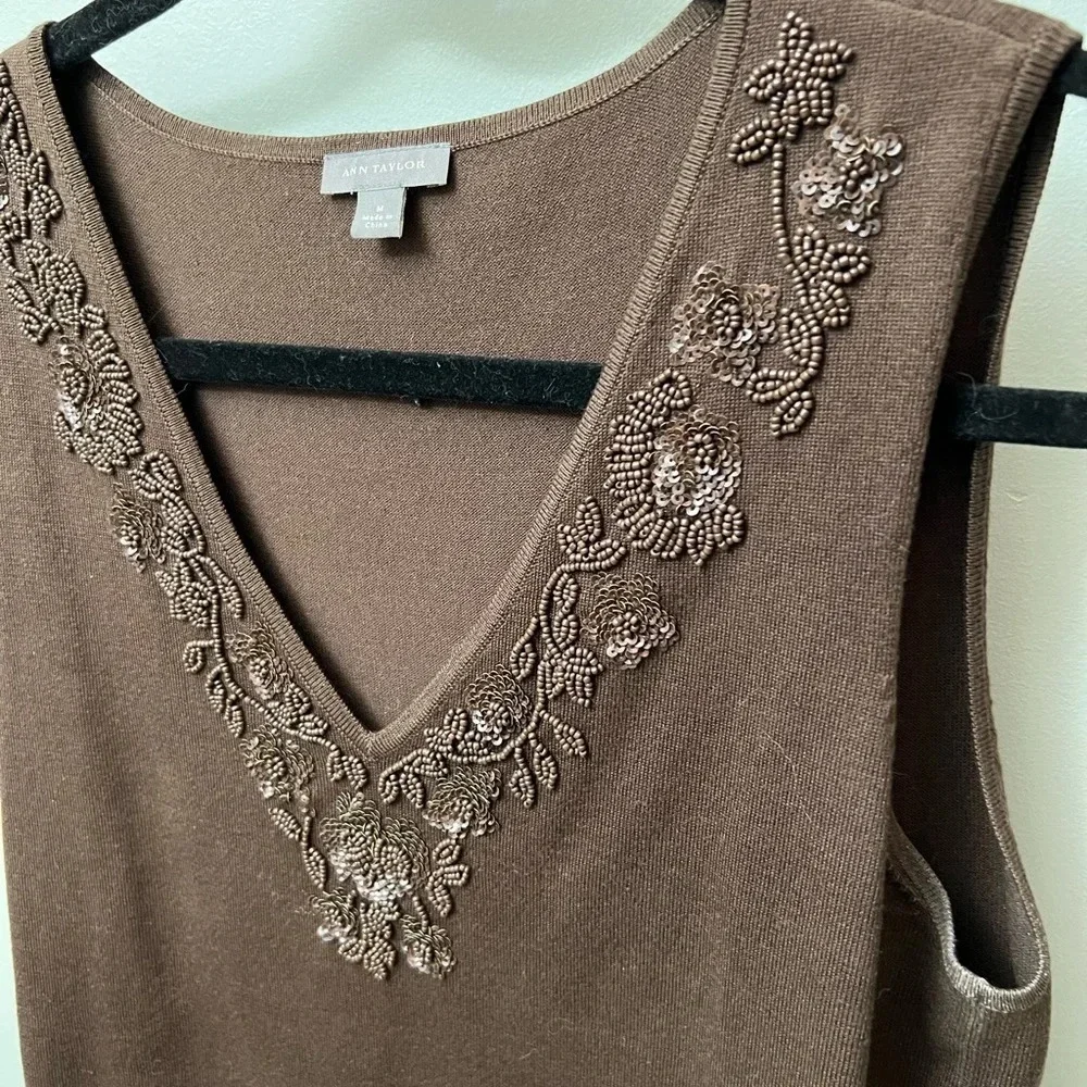 Ann Taylor brown beaded v-neck sweater silk-blend sleeveless top medium - Picture 10 of 17